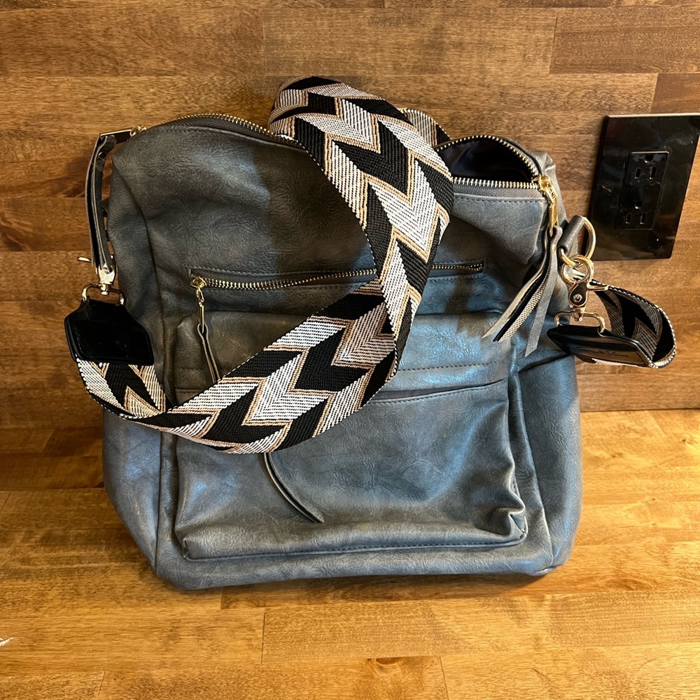 Modern & Chic Boutique Brielle Convertible bag